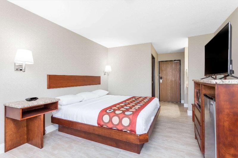 Super 8 by Wyndham Owensboro image