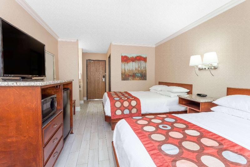 Super 8 by Wyndham Owensboro image