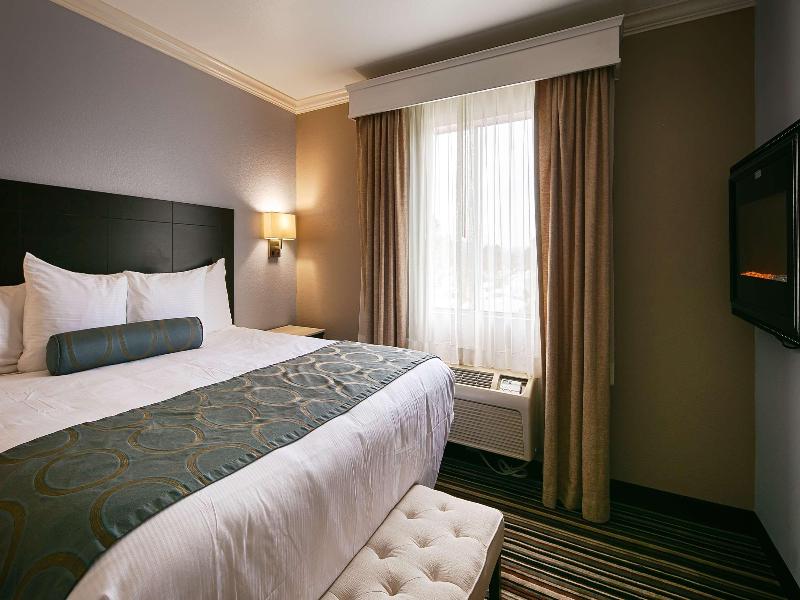Best Western Plus Diamond Valley Inn image