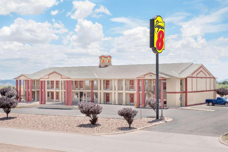 Super 8 by Wyndham Van Horn image