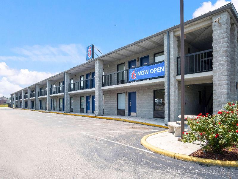 Motel 6 London, KY image