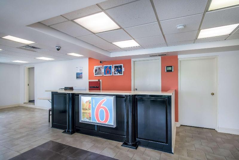 Motel 6 London, KY image