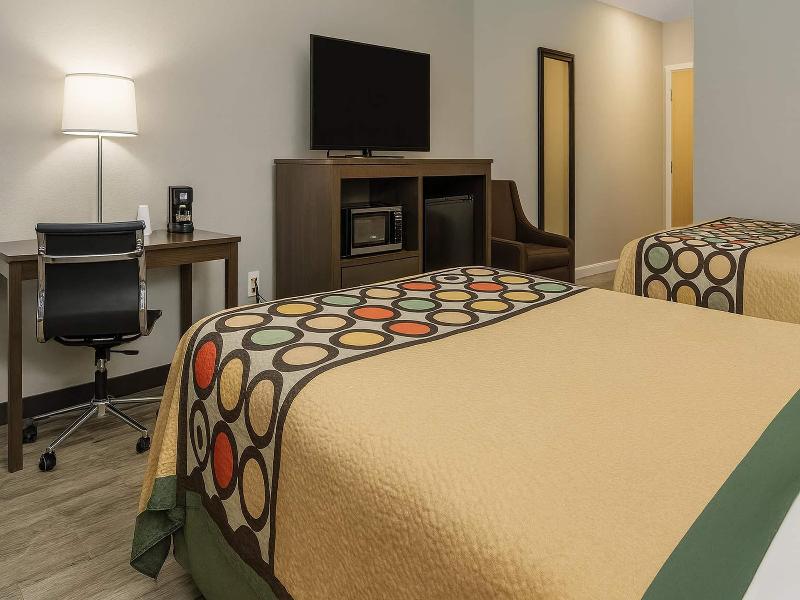 Super 8 by Wyndham Indianapolis South image