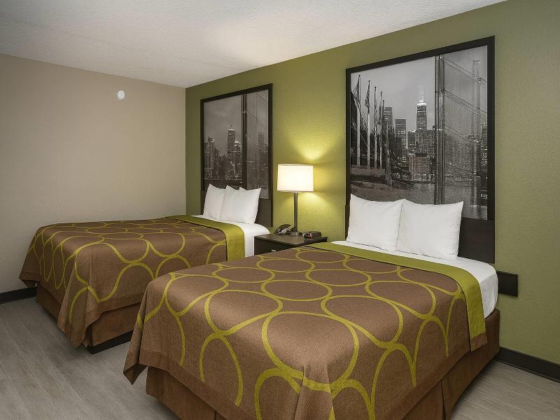 Super 8 by Wyndham Indianapolis South image