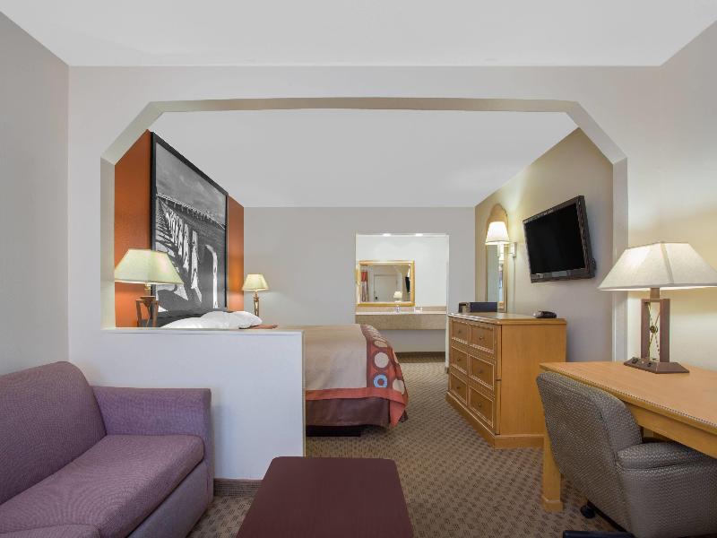 Super 8 By Wyndham Port Royal/Beaufort image