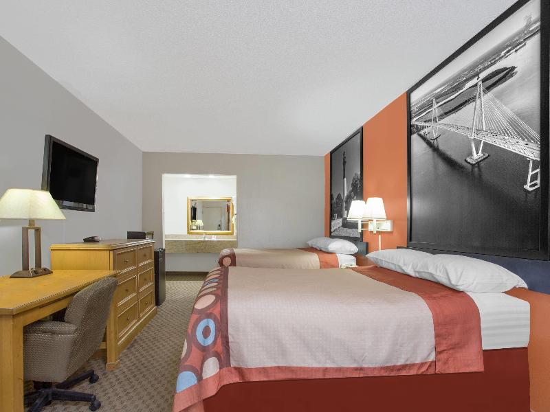 Super 8 By Wyndham Port Royal/Beaufort image