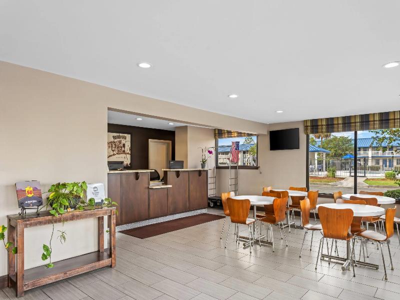 Super 8 By Wyndham Valdosta/Conf Center Area