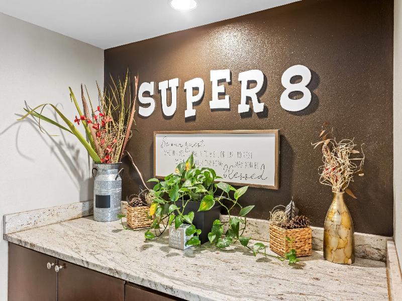 Super 8 By Wyndham Valdosta/Conf Center Area