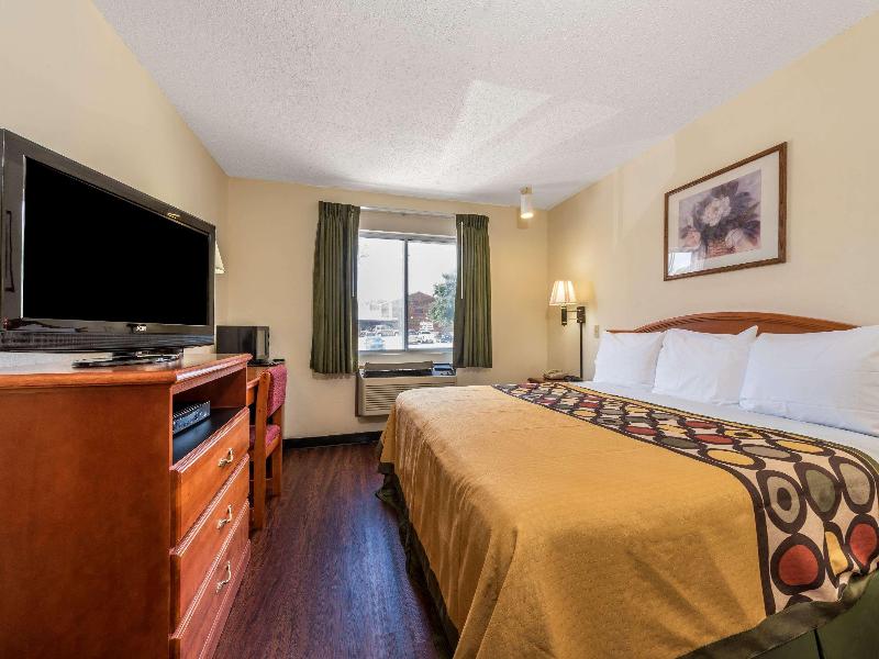 Super 8 by Wyndham Denton image