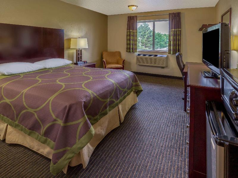 Super 8 by Wyndham Woodburn image