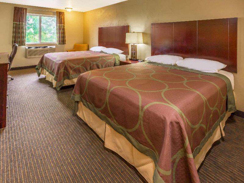 Super 8 by Wyndham Woodburn image
