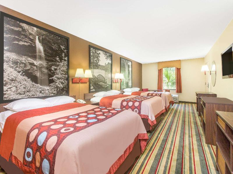 Super 8 By Wyndham Dublin image