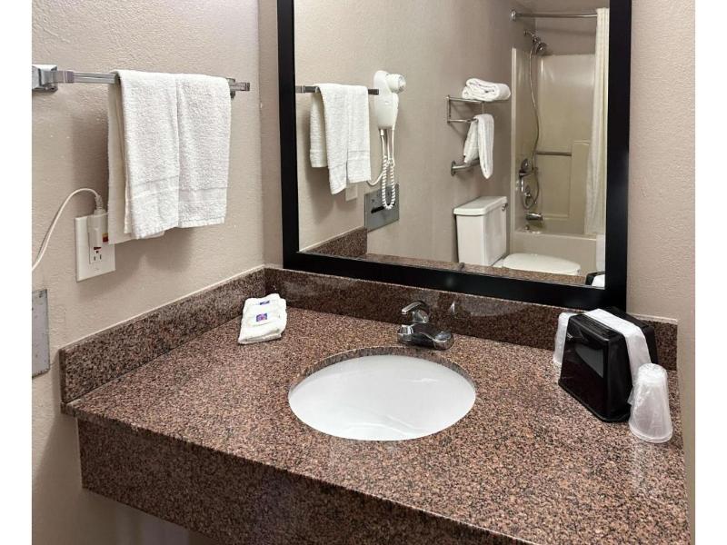 Motel 6 Atlanta GA Atlanta Airport East image
