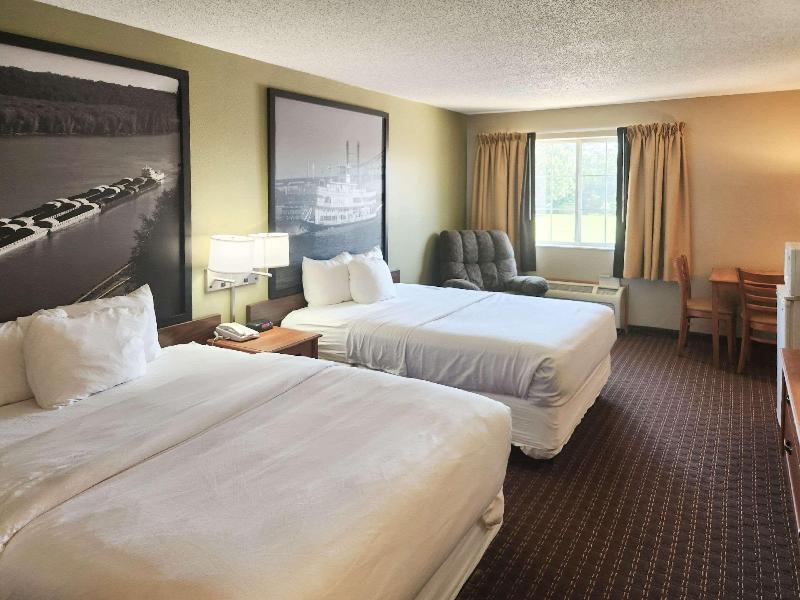 MainStay Suites LeClaire - Quad Cities image