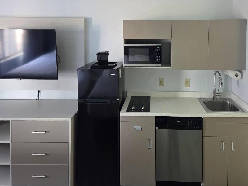 MainStay Suites LeClaire - Quad Cities image