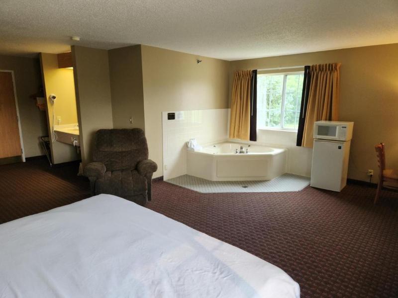 MainStay Suites LeClaire - Quad Cities image