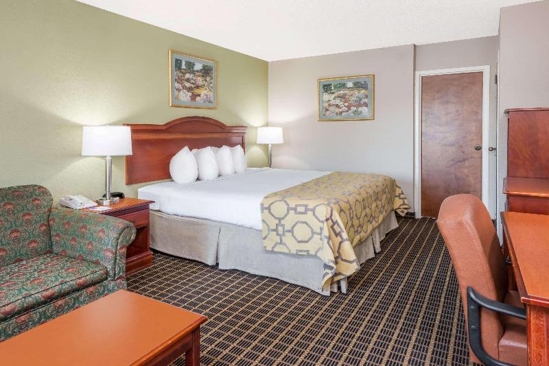 Baymont by Wyndham Clarksville Northeast image