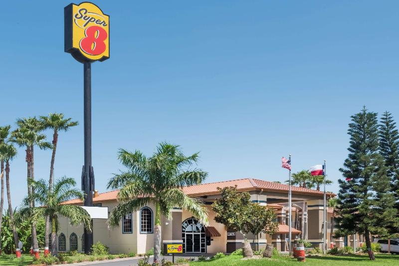 Super 8 by Wyndham Donna image