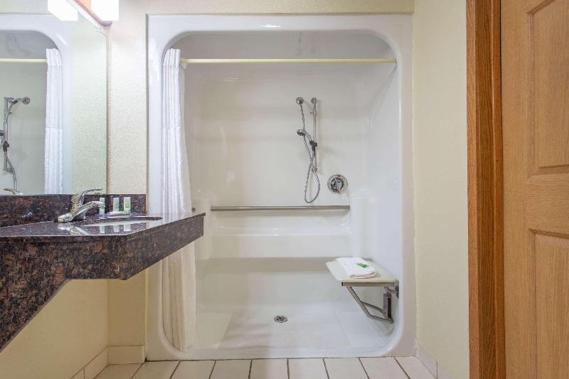 Americinn By Wyndham Black River Falls image