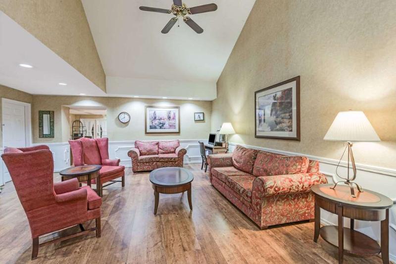 Baymont by Wyndham Greenville — photo 2
