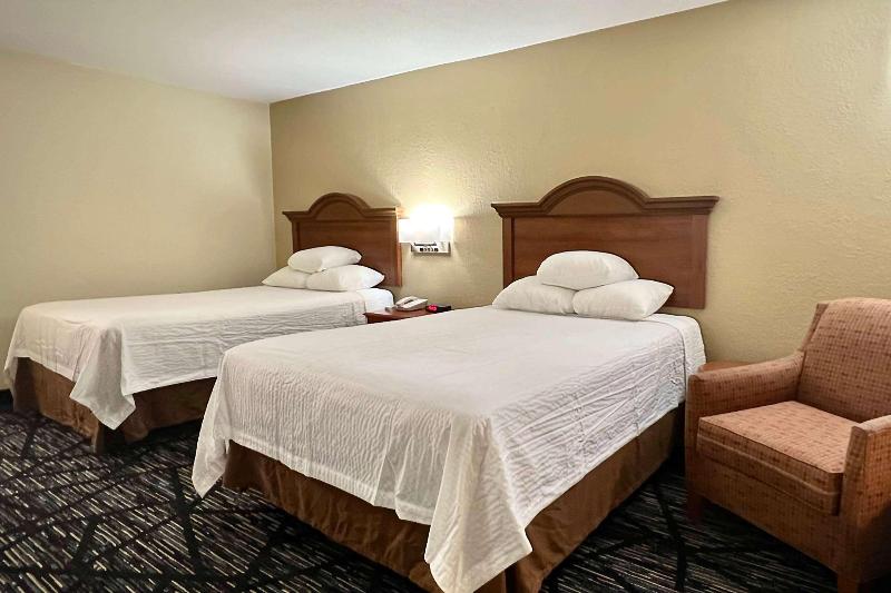 Baymont by Wyndham Troy image