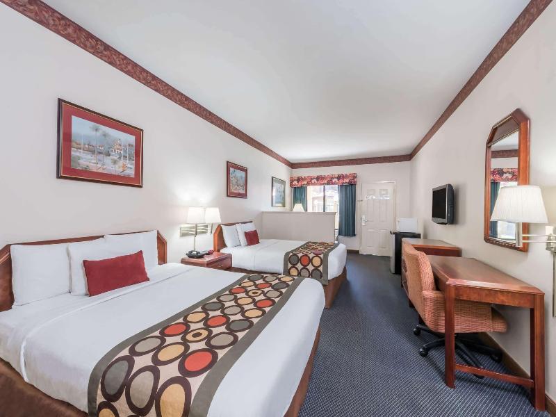 Super 8 By Wyndham Weslaco image