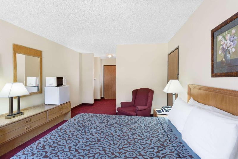 Days Inn by Wyndham Jackson image 5