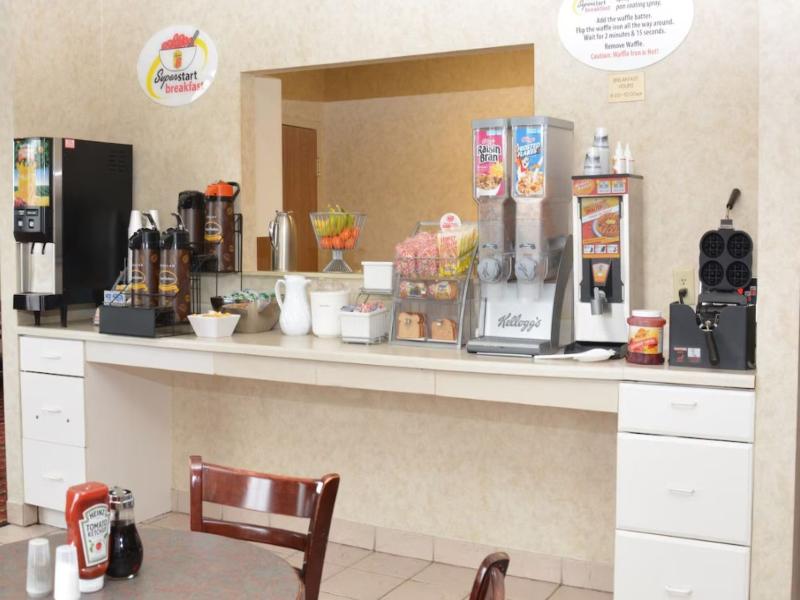 Super 8 By Wyndham Corydon image