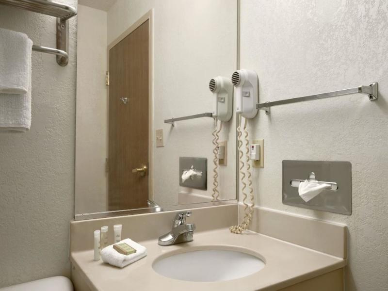 Super 8 By Wyndham Corydon image