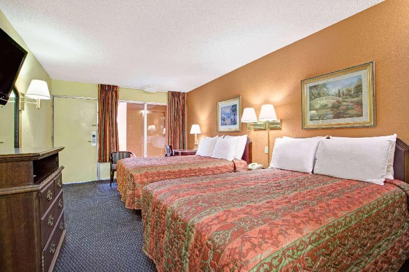 Days Inn by Wyndham Benson image