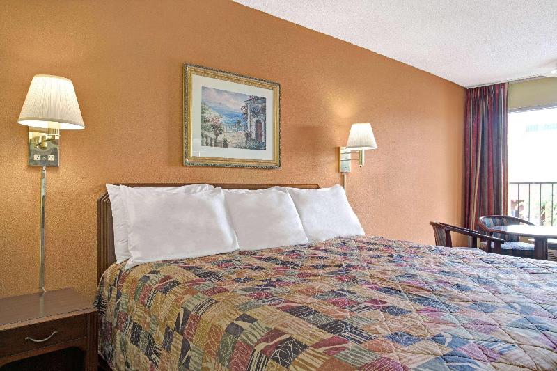 Days Inn by Wyndham Benson image