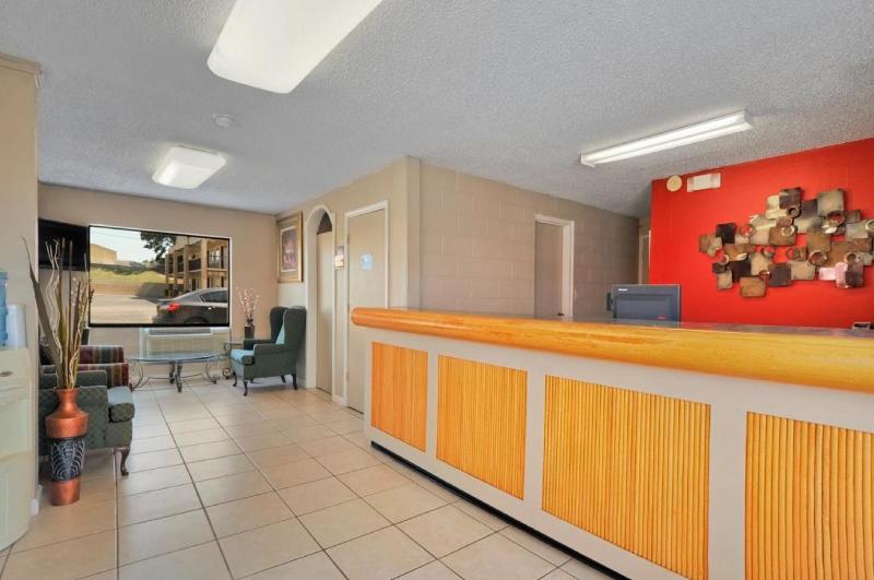 Super 8 by Wyndham Monticello AR image