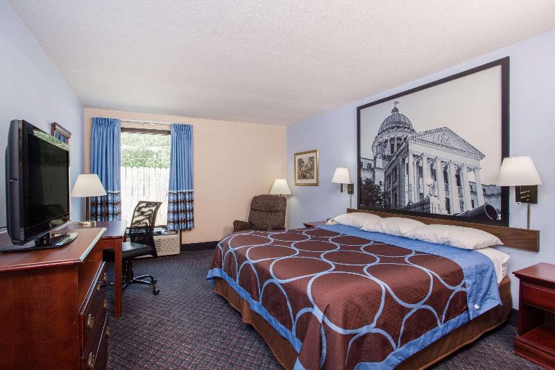 Super 8 By Wyndham Indianola image