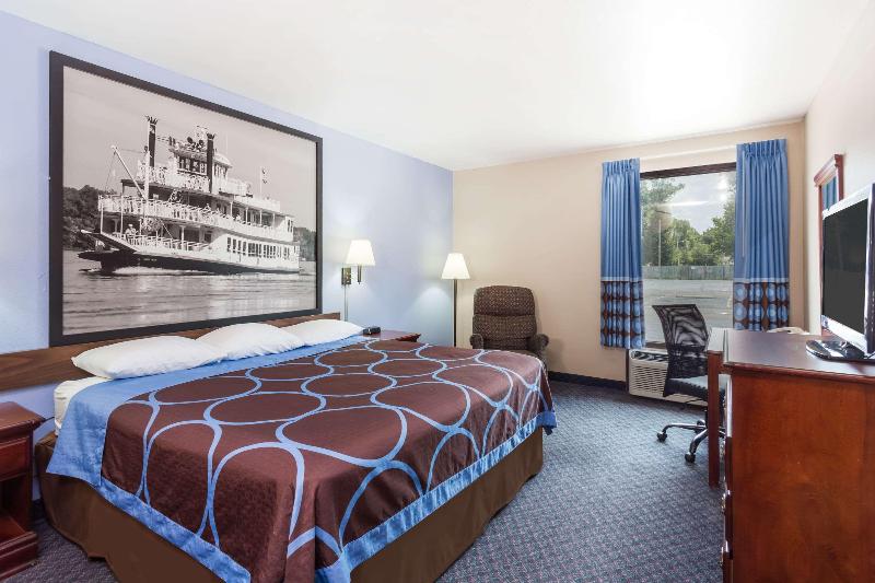 Super 8 By Wyndham Indianola image