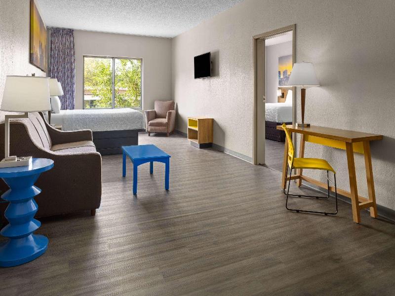 Days Inn & Suites by Wyndham Albany image