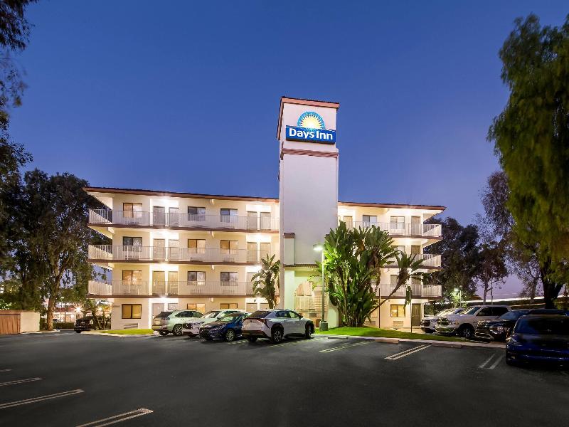 Days Inn by Wyndham Buena Park image