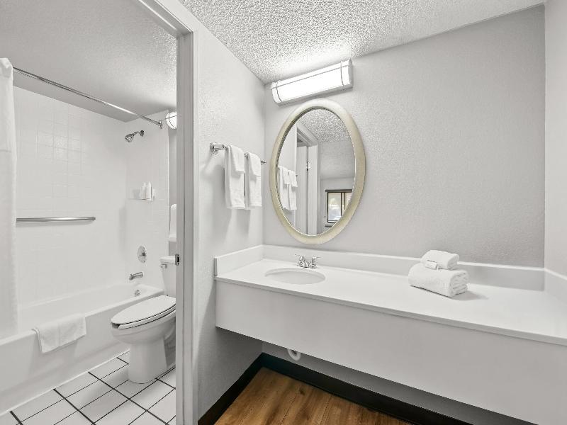 Days Inn by Wyndham Buena Park image