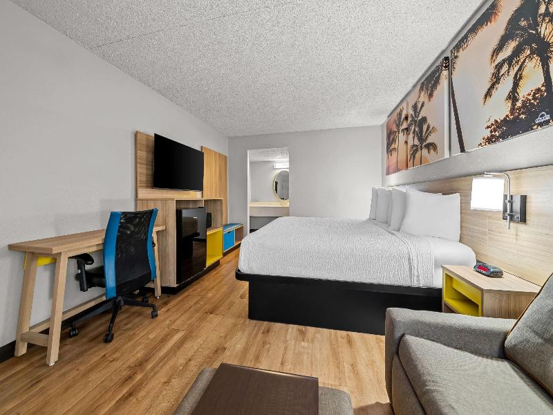 Days Inn by Wyndham Buena Park image