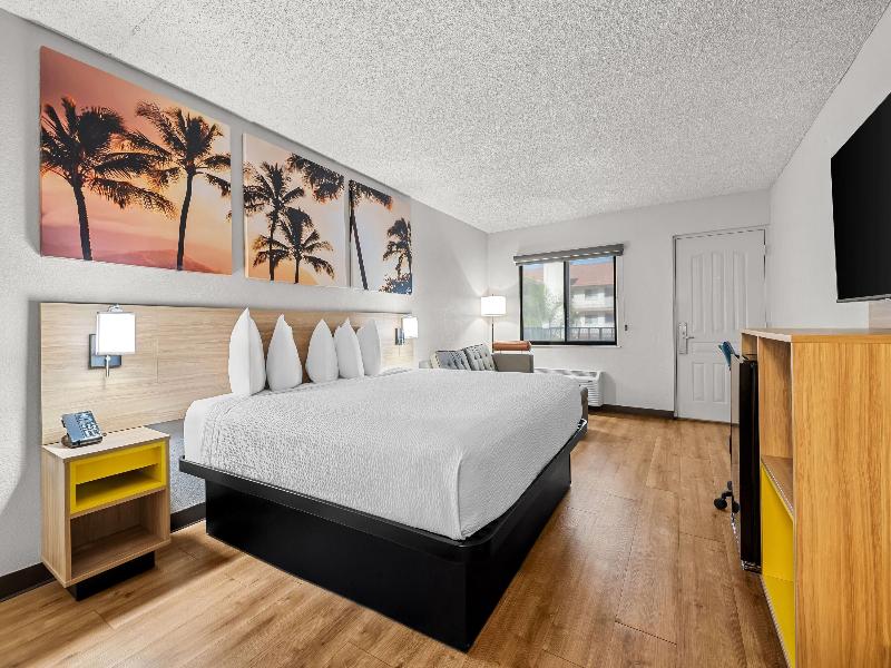 Days Inn by Wyndham Buena Park image