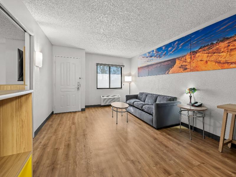 Days Inn by Wyndham Buena Park image