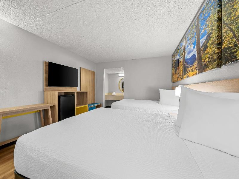 Days Inn by Wyndham Buena Park image