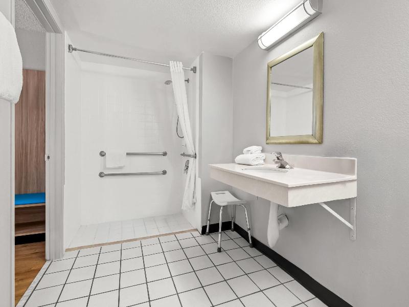 Days Inn by Wyndham Buena Park image