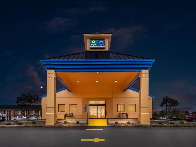 Super 8 by Wyndham Mason image