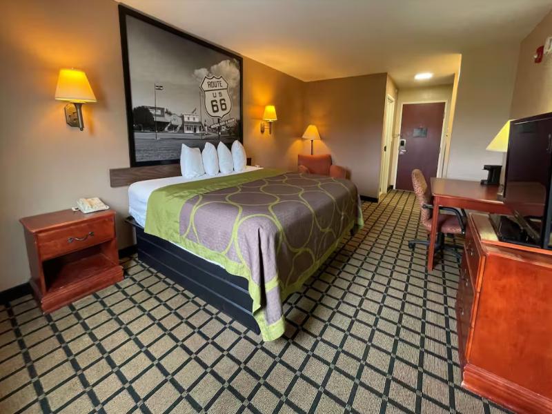 Super 8 By Wyndham Rolla image