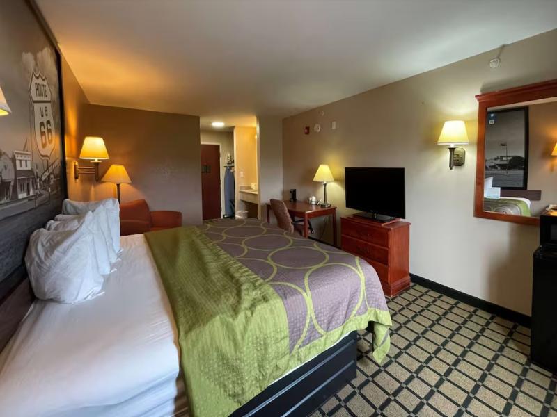 Super 8 By Wyndham Rolla image