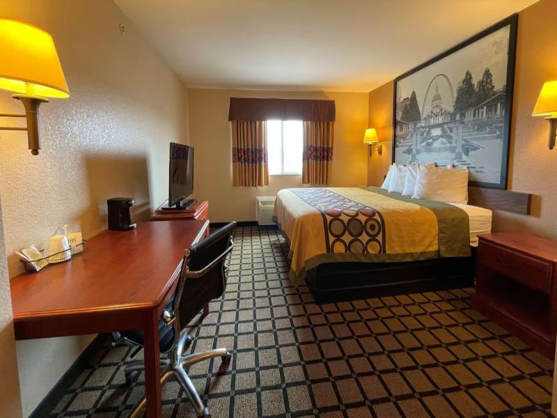 Super 8 By Wyndham Rolla image