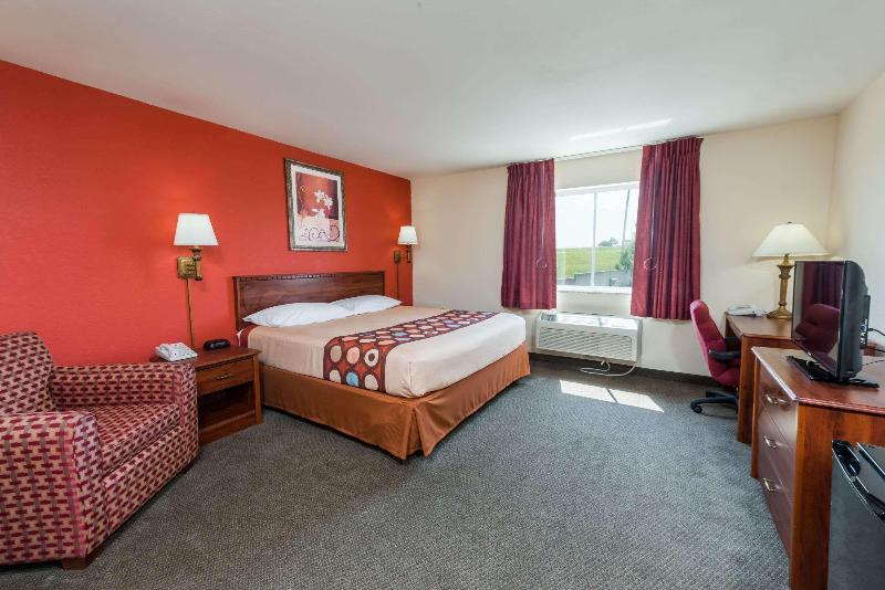 Super 8 By Wyndham St Robert Ft Leonard Wood Area image