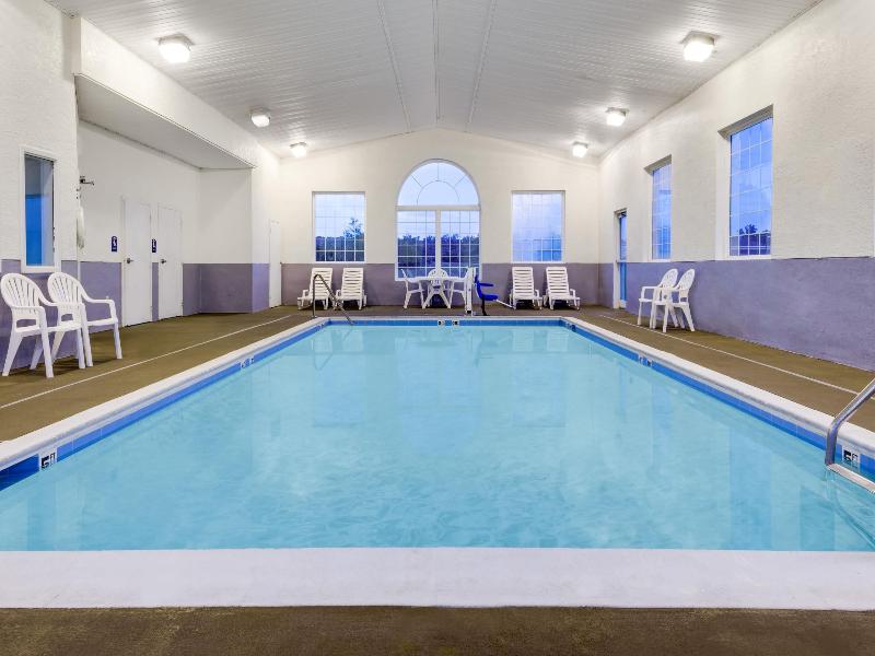 Microtel Inn & Suites By Wyndham London image