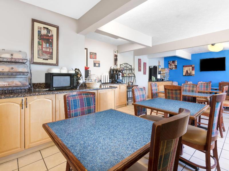 Microtel Inn & Suites By Wyndham London image