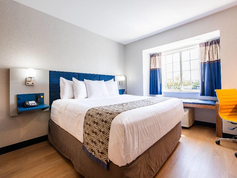 Microtel Inn & Suites By Wyndham London image